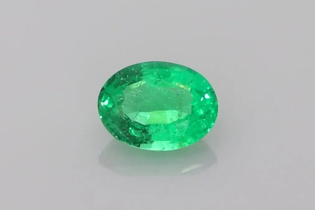 1.18ct Oval Natural Emerald (Colour Green, Clarity Slightly Included, Cut Faceted)
