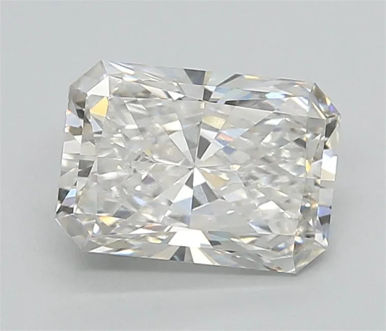3.09ct Radiant Lab Grown Diamond (Colour F, Clarity VVS2, IGI Certified)