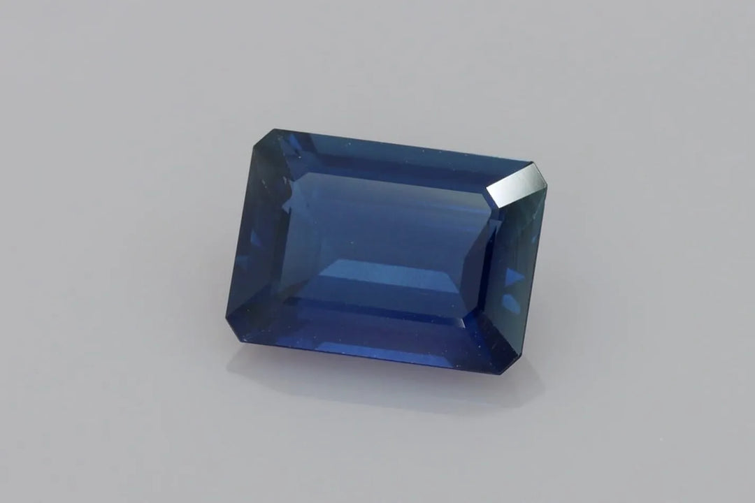 4.18ct Emerald Natural Sapphire (Colour Blue, Clarity Eye Clean, Cut Faceted)