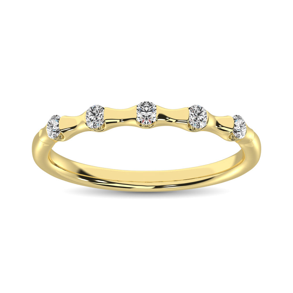 Oro amarillo de 14 quilates de 1/8 quilates total. Banda apilable de diamantes