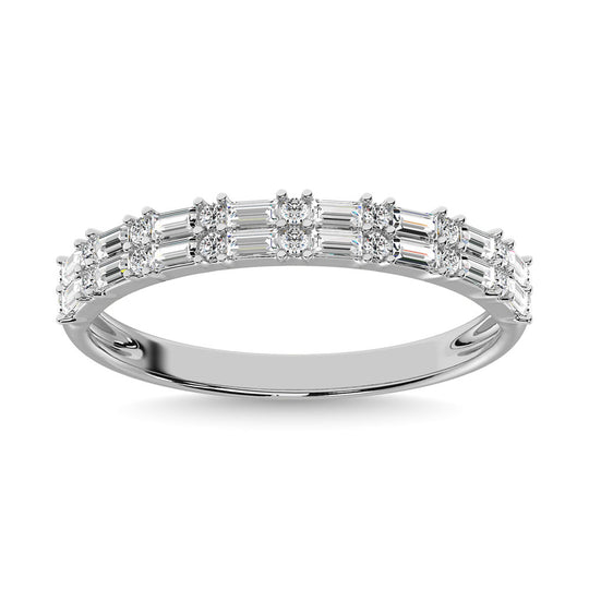 Diamante 1/3 Ct.Tw. Banda de moda de talla redonda y baguette en oro blanco de 10 k