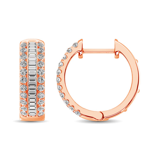 Oro rosa de 14 quilates con diamantes redondos y baguette de 1/2 qt. total. Aretes de aro