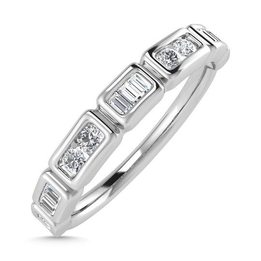 Diamante 1/5 Ct.Tw. Alianza tipo baguette redonda y recta en oro blanco de 14 k