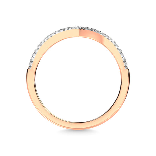 Diamante en oro rosa de 10 quilates de 1/6 quilates total. Banda de chevr√≥n