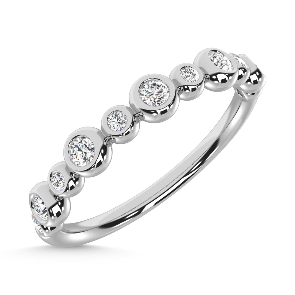 Diamante de oro blanco de 14 quilates de 1/5 quilates total. Banda apilable