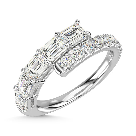 Diamante en oro blanco de 14 quilates de 1 7/8 quilates total. Anillo de moda
