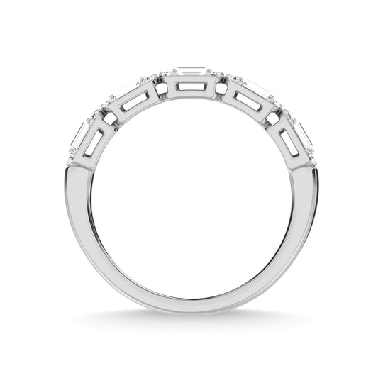 Diamante en oro blanco de 14 quilates de 5/8 quilates total. Anillo de moda