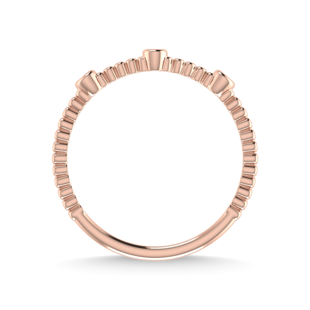 Diamante en oro rosa de 14 quilates de 1/20 quilates total. Banda apilable