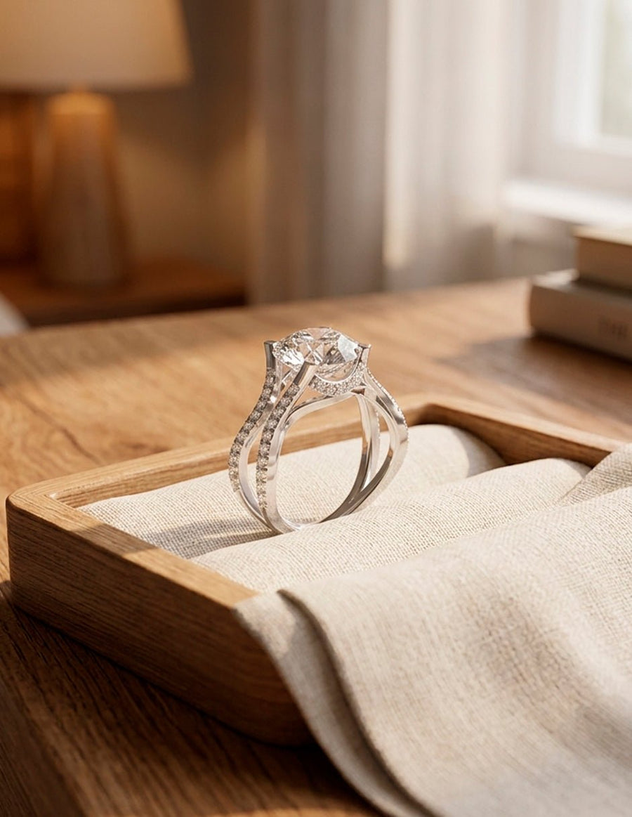 Anillo de compromiso - piedras laterales - AMORE153-RD-LG
