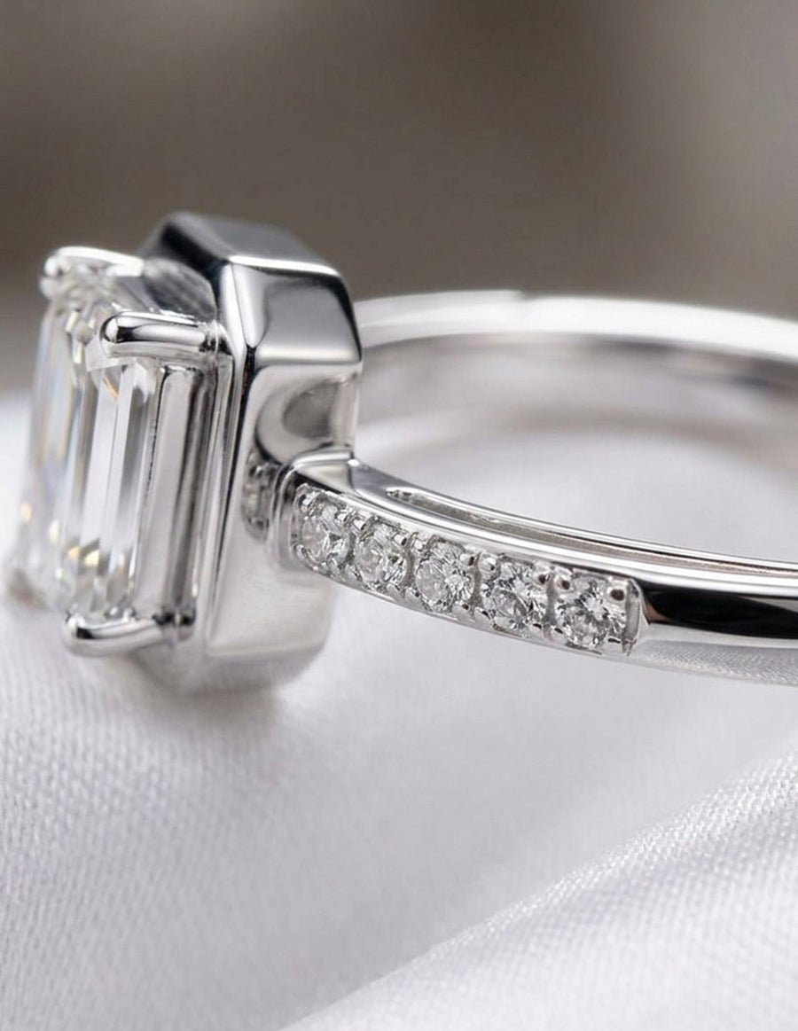 Anillo de compromiso - piedras laterales - AMORE247-EM-LG