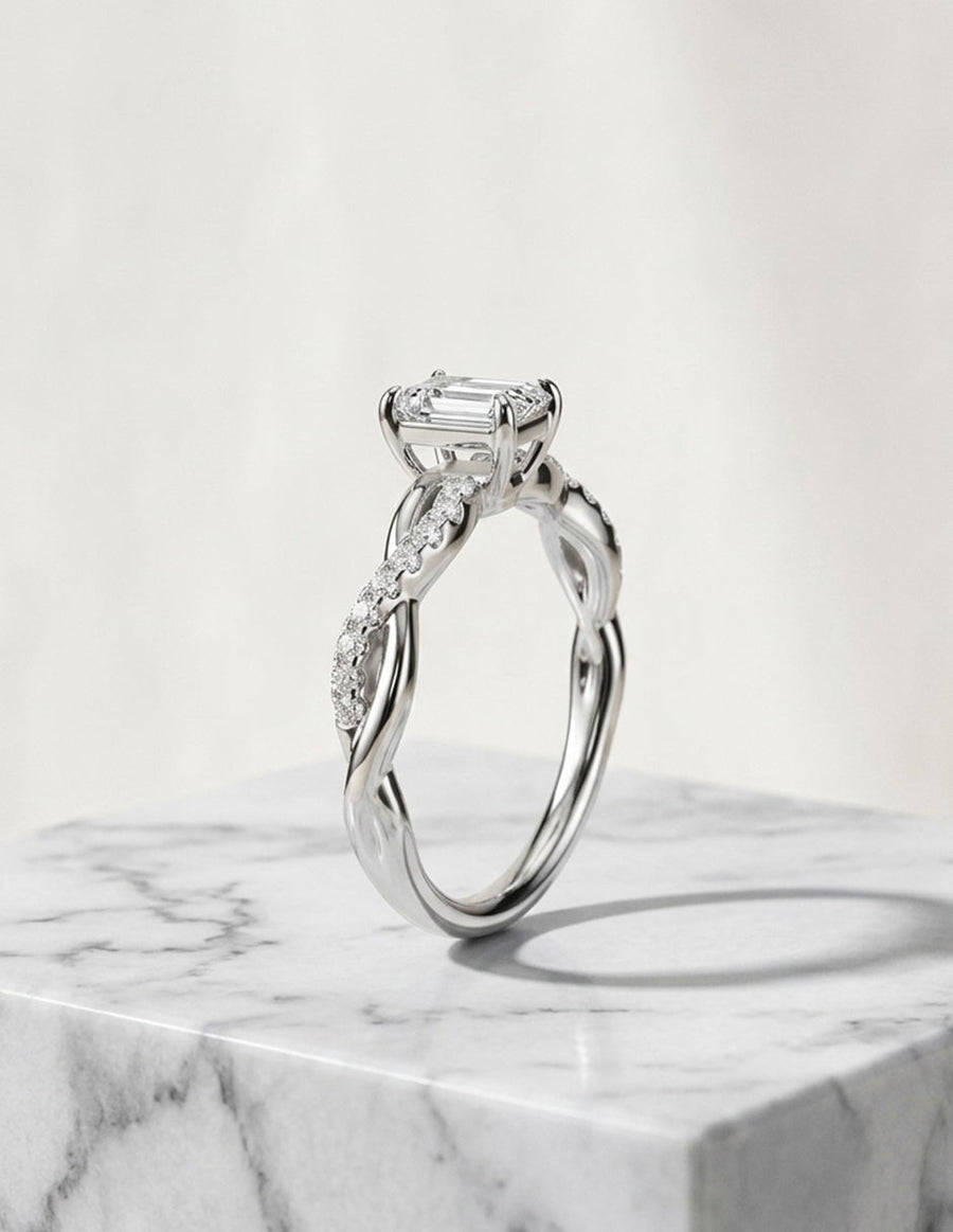 Anillo de compromiso - piedras laterales - AMORE254-EM-LG