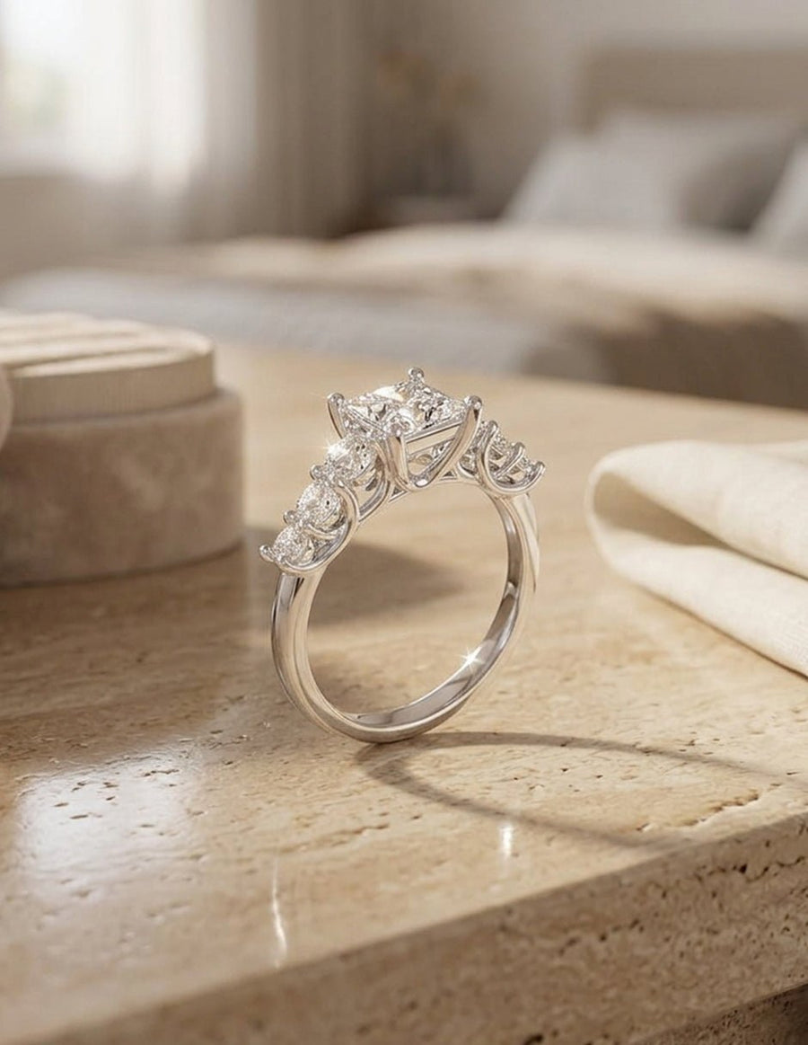 Anillo de compromiso - piedras laterales - AMORE272-PR-LG