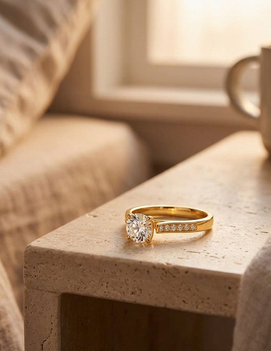 Anillo de compromiso - piedras laterales - AMORE280-RD-LG