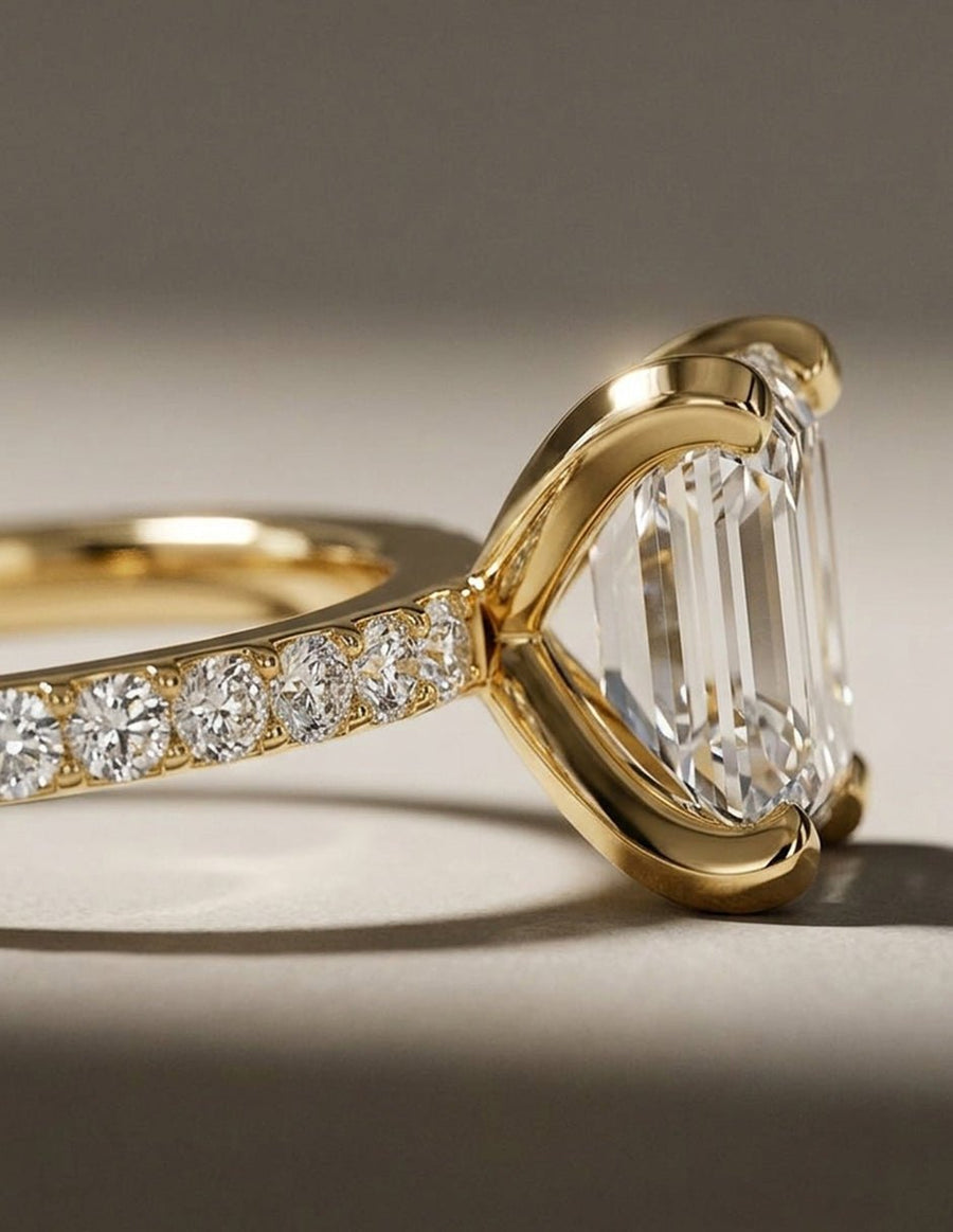 Anillo de compromiso - piedras laterales - AMORE283-EM-LG