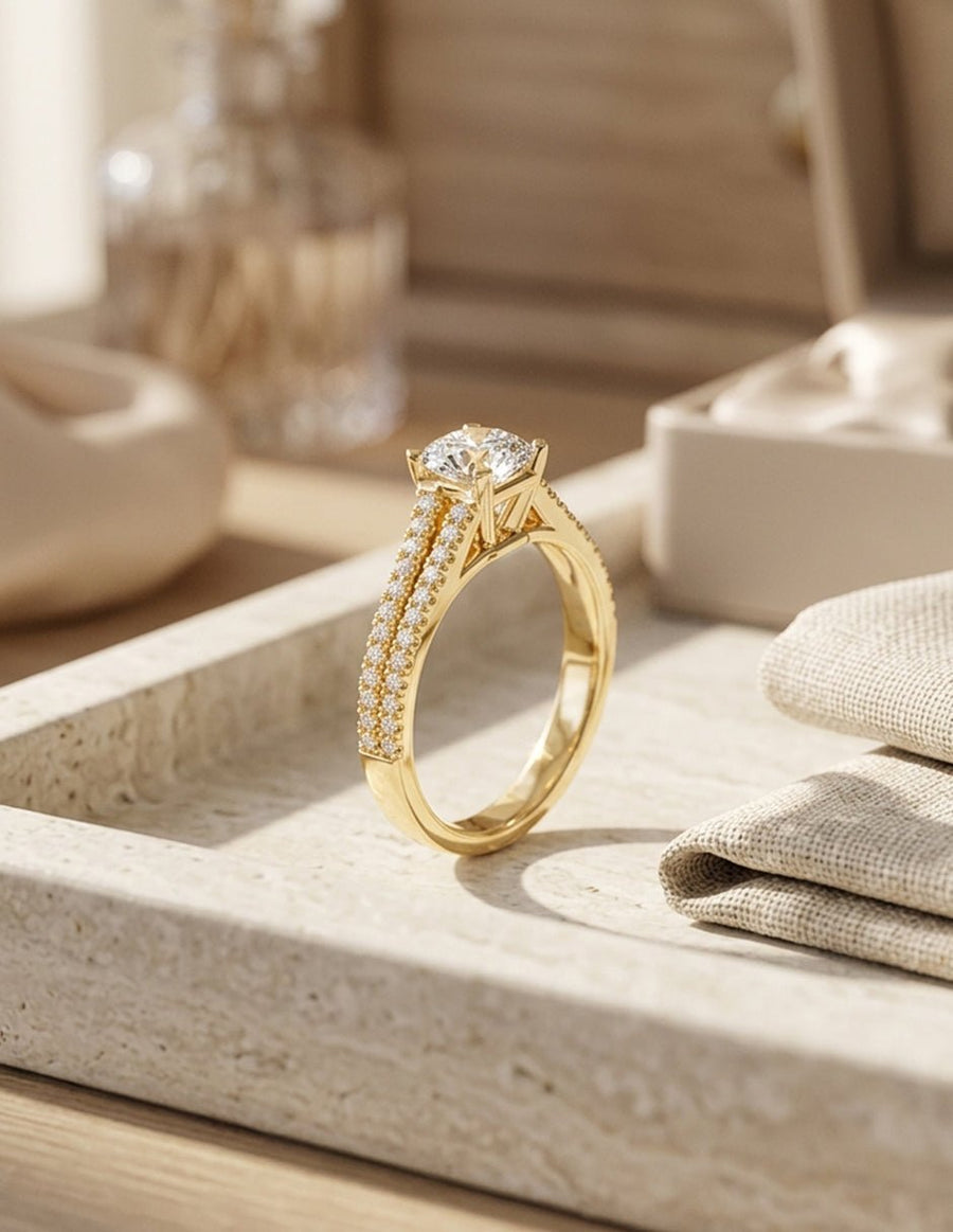 Anillo de compromiso - piedras laterales - AMORE324-RD-LG