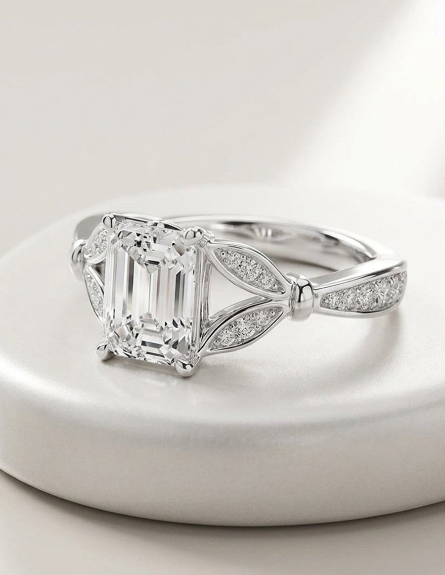 Anillo de compromiso - piedras laterales - AMORE339-EM-LG