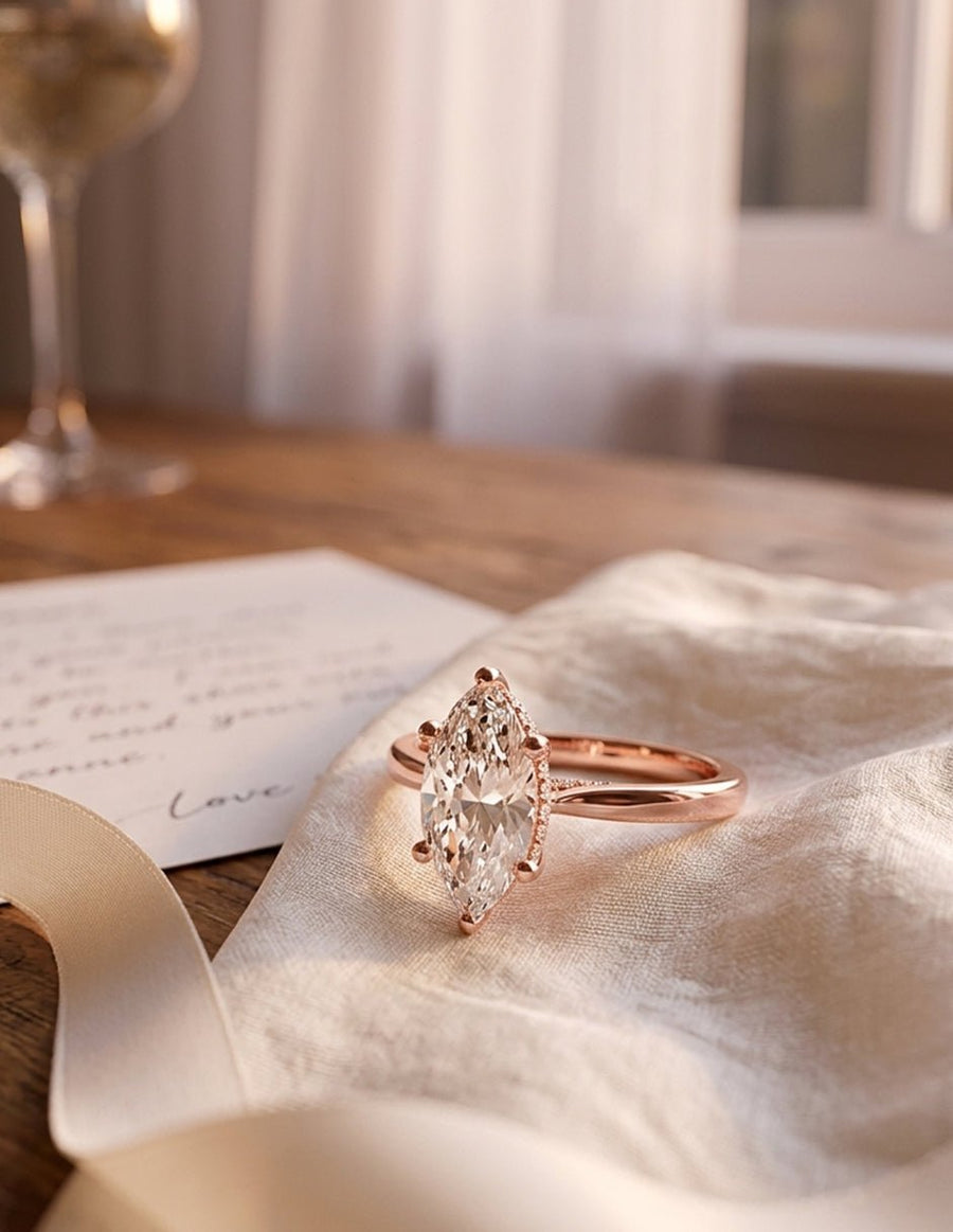 Anillo de compromiso - piedras laterales - AMORE342-MQ-LG