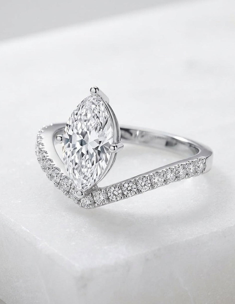Anillo de compromiso - piedras laterales - AMORE360-MQ-LG