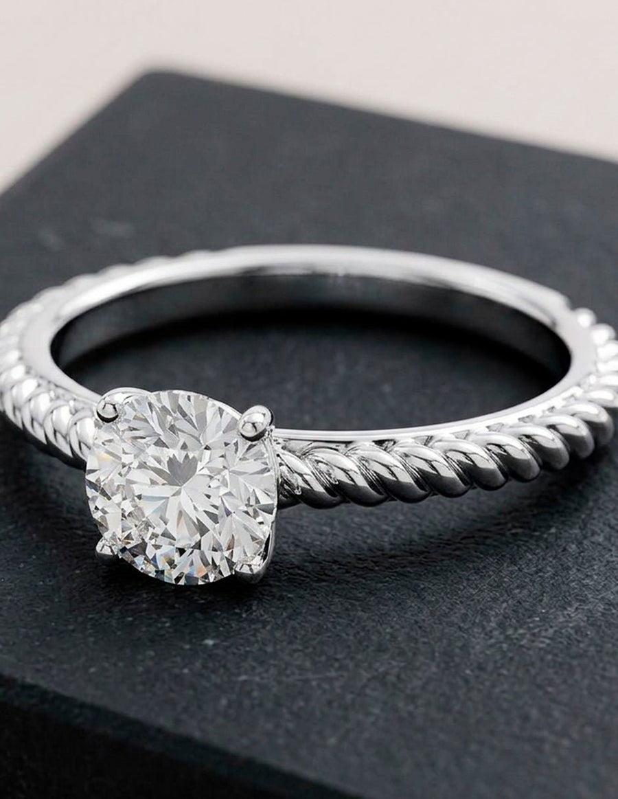 Anillo estilo solitario con diamante natural redondo 0.24 ct, color D, claridad VVS1