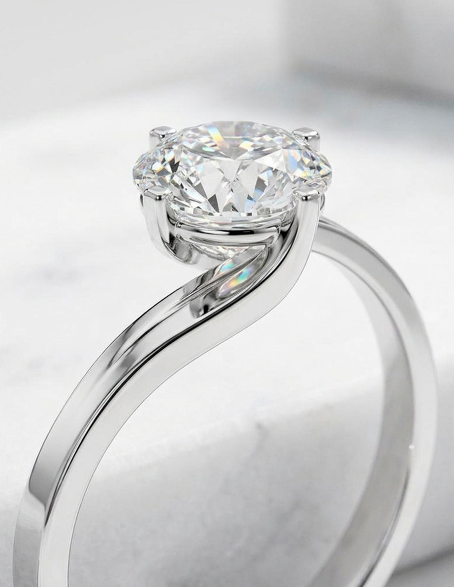 Anillo estilo solitario con diamante natural redondo 0.54 ct, color H, claridad SI1