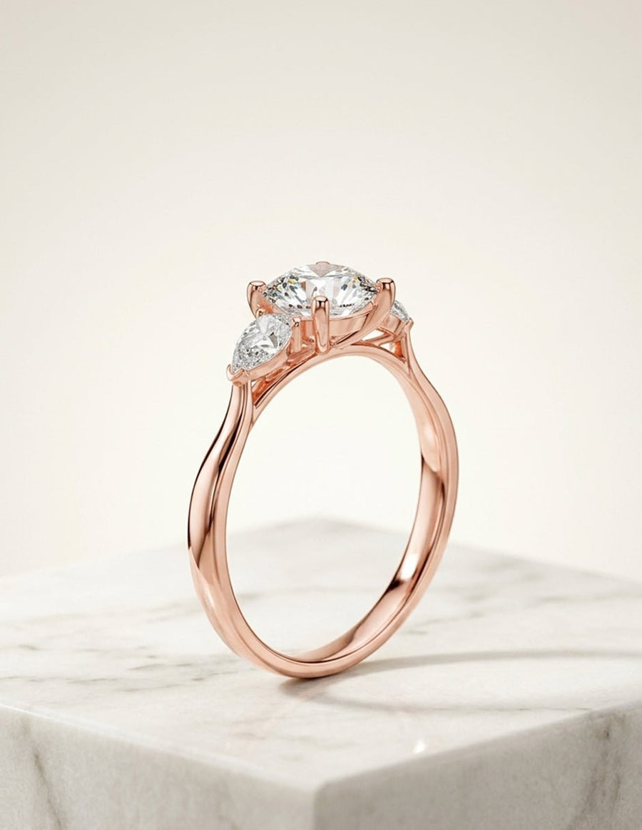 Anillo de compromiso - tres piedras - AMORE501-RD-LG