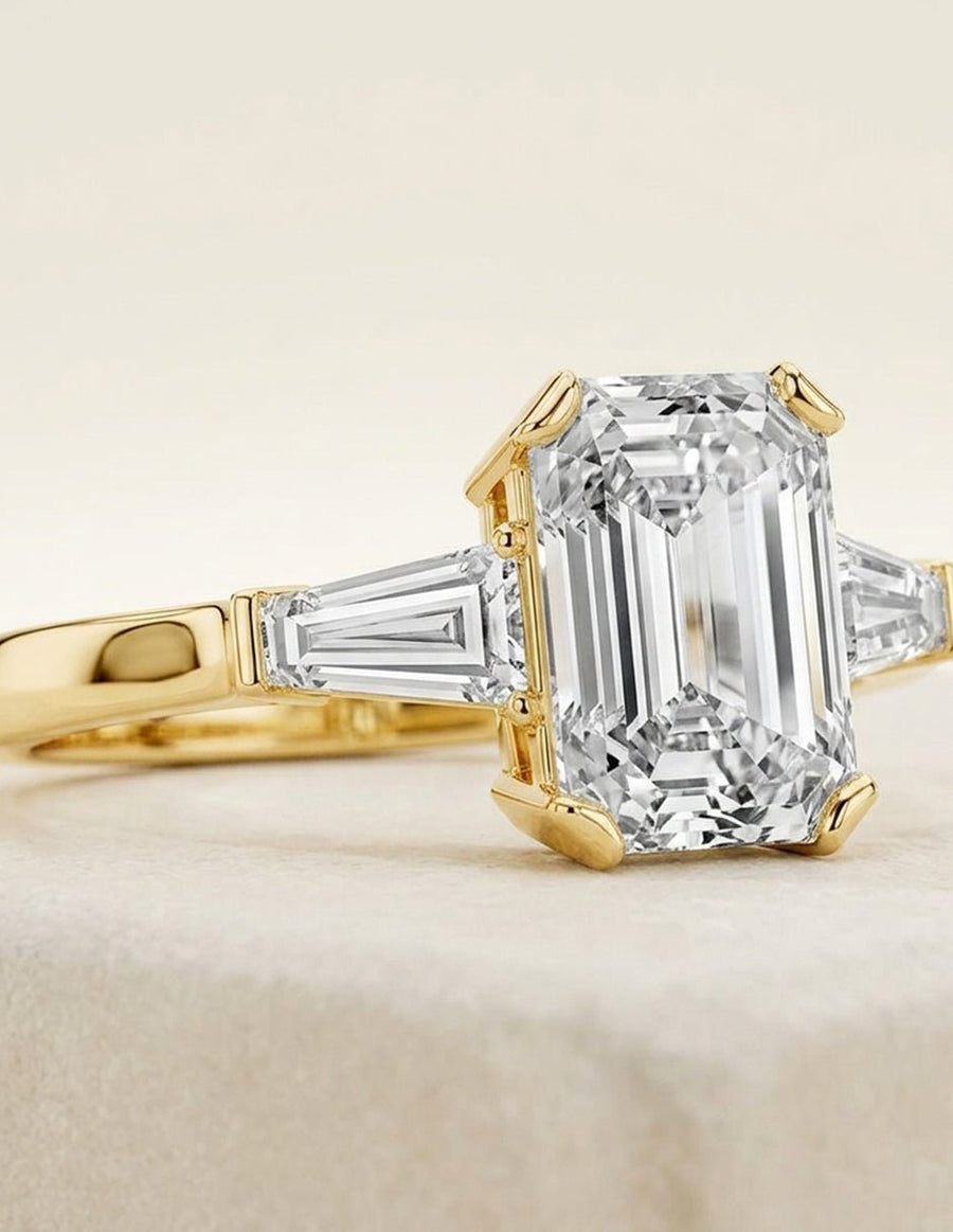 Anillo de compromiso - tres piedras - AMORE504-EM-LG