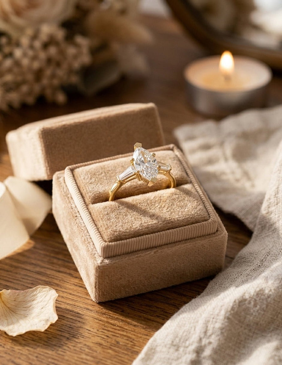 Anillo de compromiso - tres piedras - AMORE504-MQ-LG