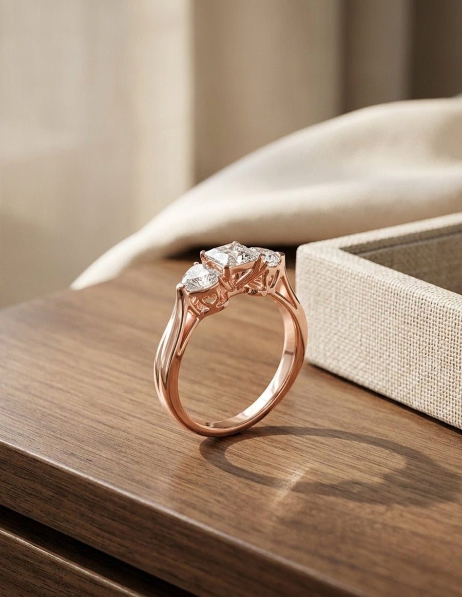 Anillo de compromiso - tres piedras - AMORE510-PR-LG