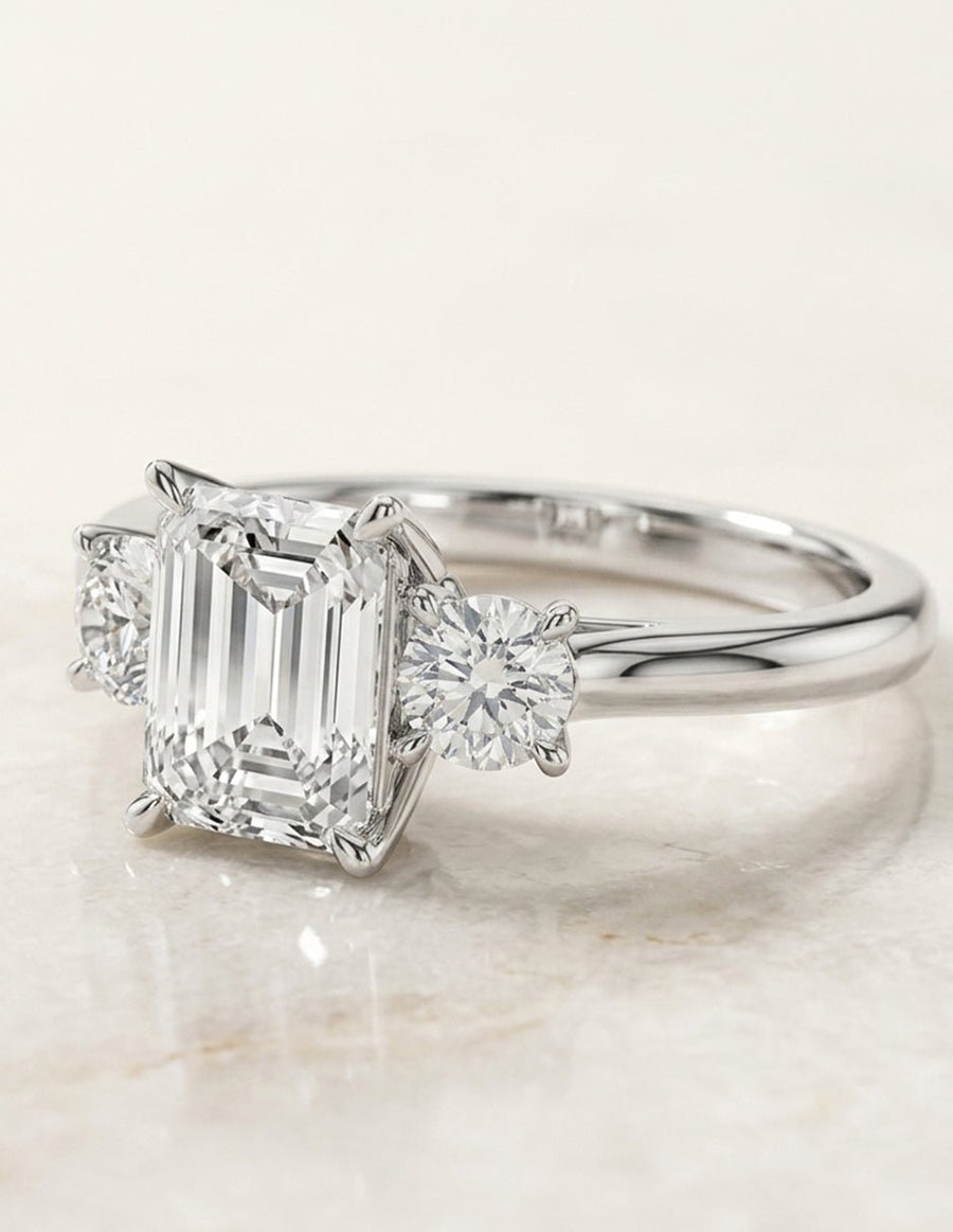 Anillo de compromiso - tres piedras - AMORE522-EM-LG