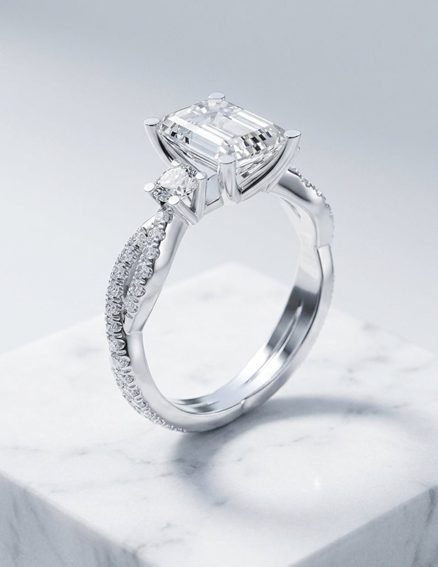Anillo de compromiso - tres piedras - AMORE535-EM-LG