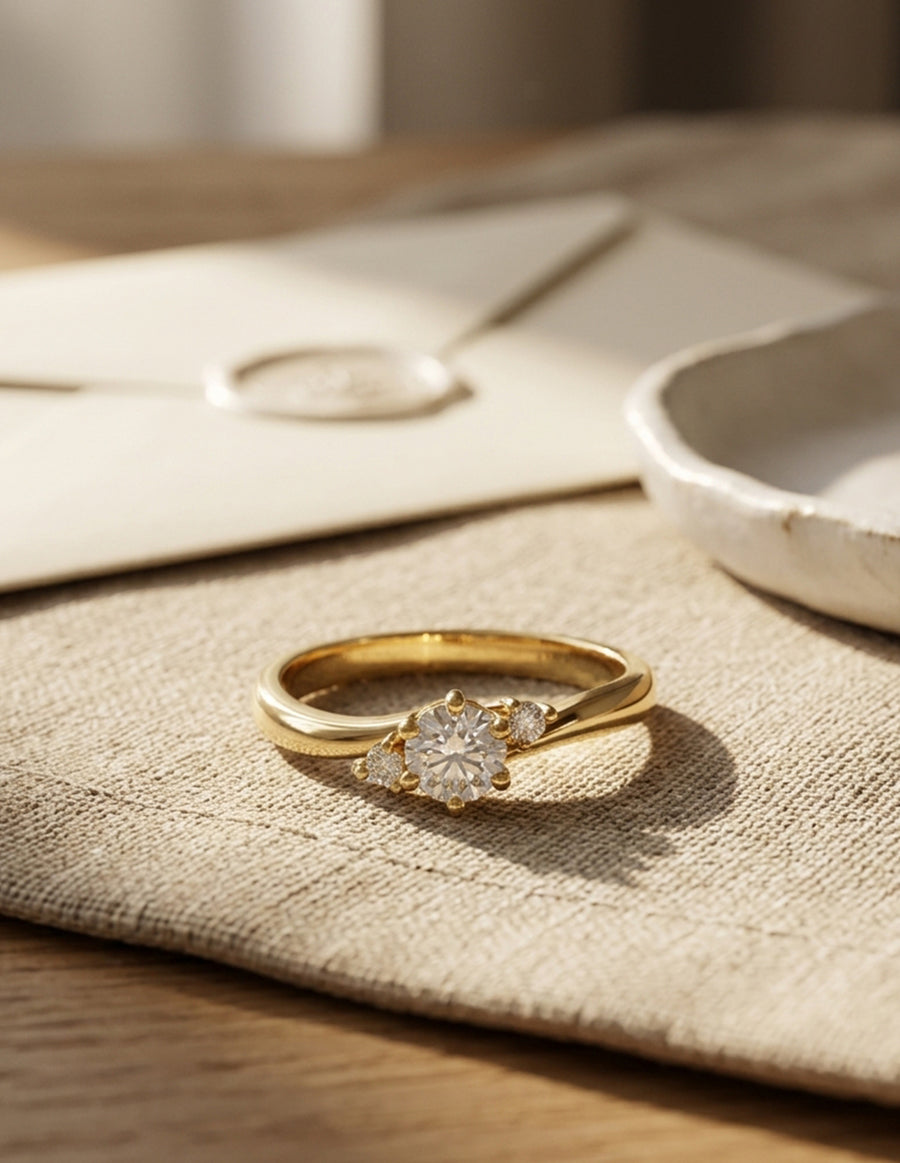 Anillo de Compromiso - piedras laterales - AMORE590-RD-CZ