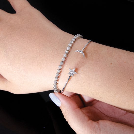  Brazalete tipo Esclava Flexible con Diamantes en forma de Luna y Estrella en Oro Blanco de 14K
