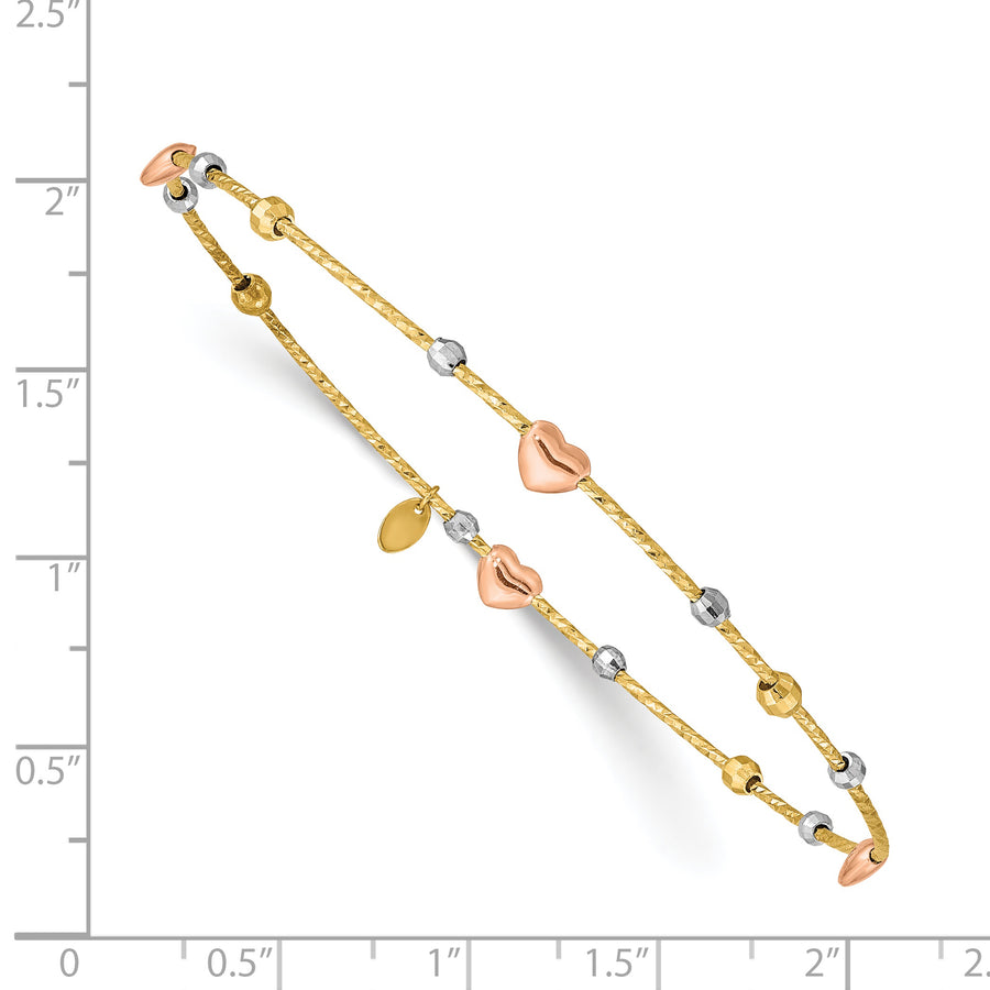 Pulsera Brazalete Redondo de 14k en Oro Tricolor con Corazones y Cuentas de Corte Diamante – Tipo Slip-On