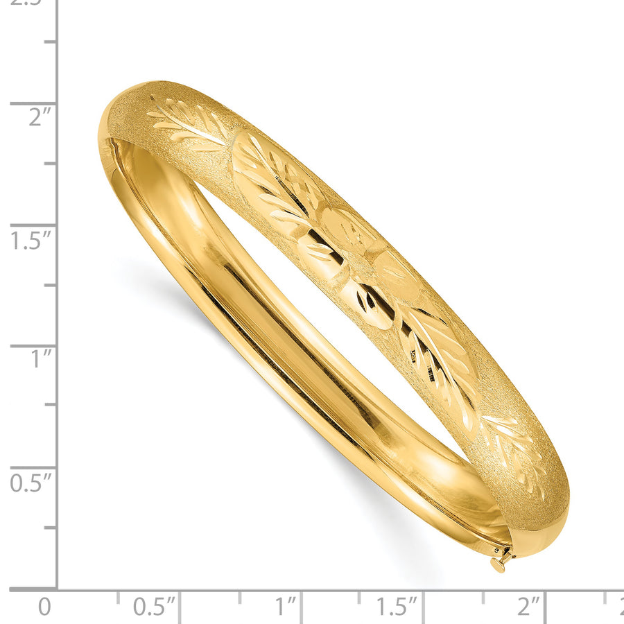 Pulsera Brazalete Redonda de Gran Tamaño con Grabado Florentino de 14k – 8.00 mm