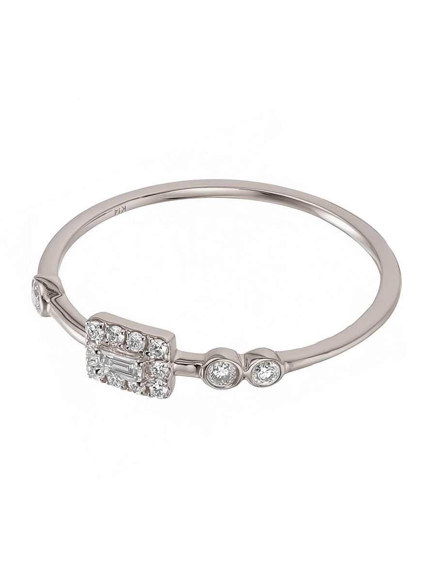Anillo de Moda con Piedras Laterales