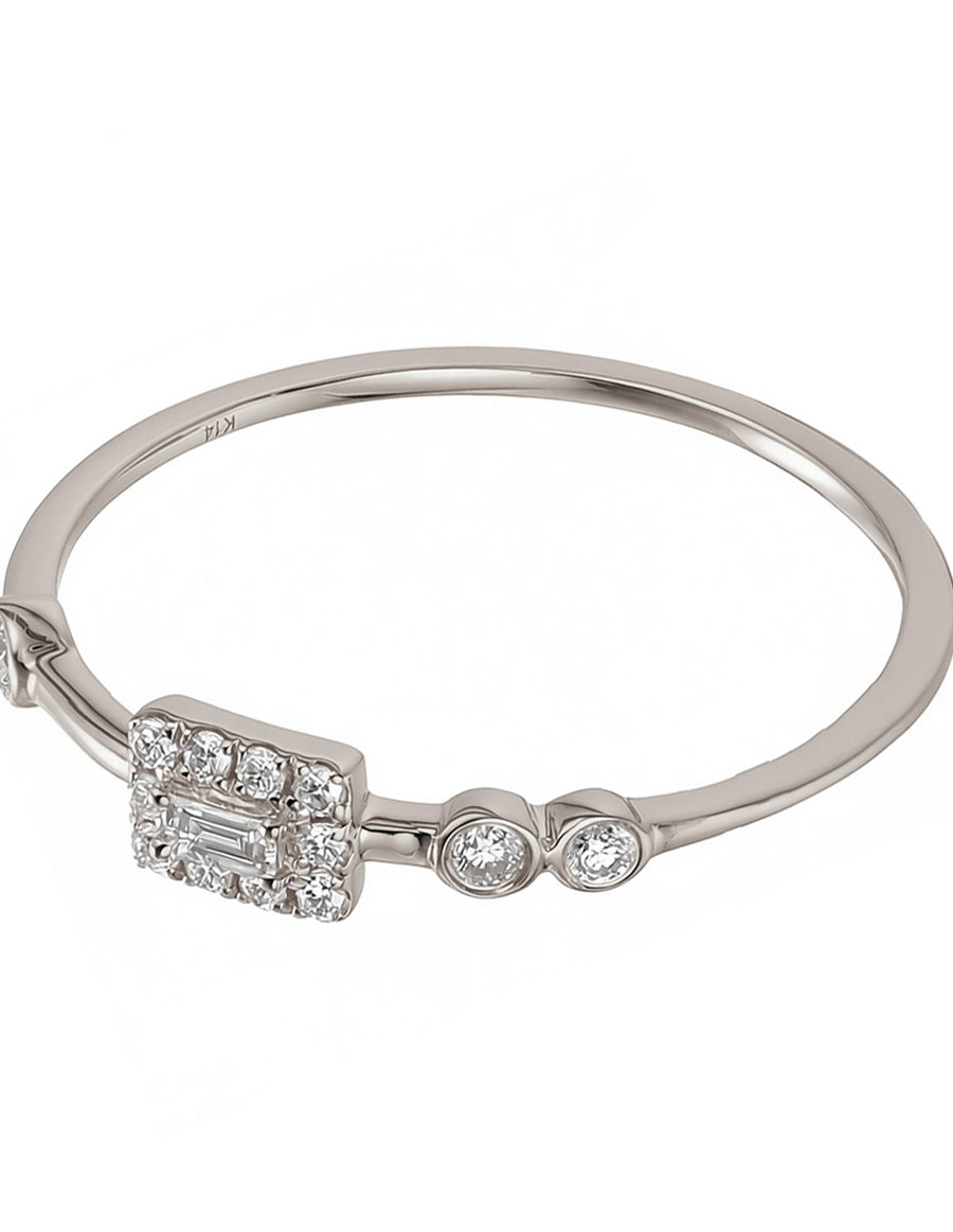 Anillo de Moda con Piedras Laterales