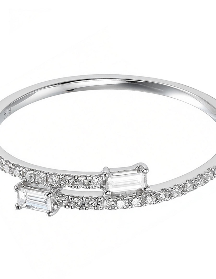 Anillo de Moda con Piedras Laterales