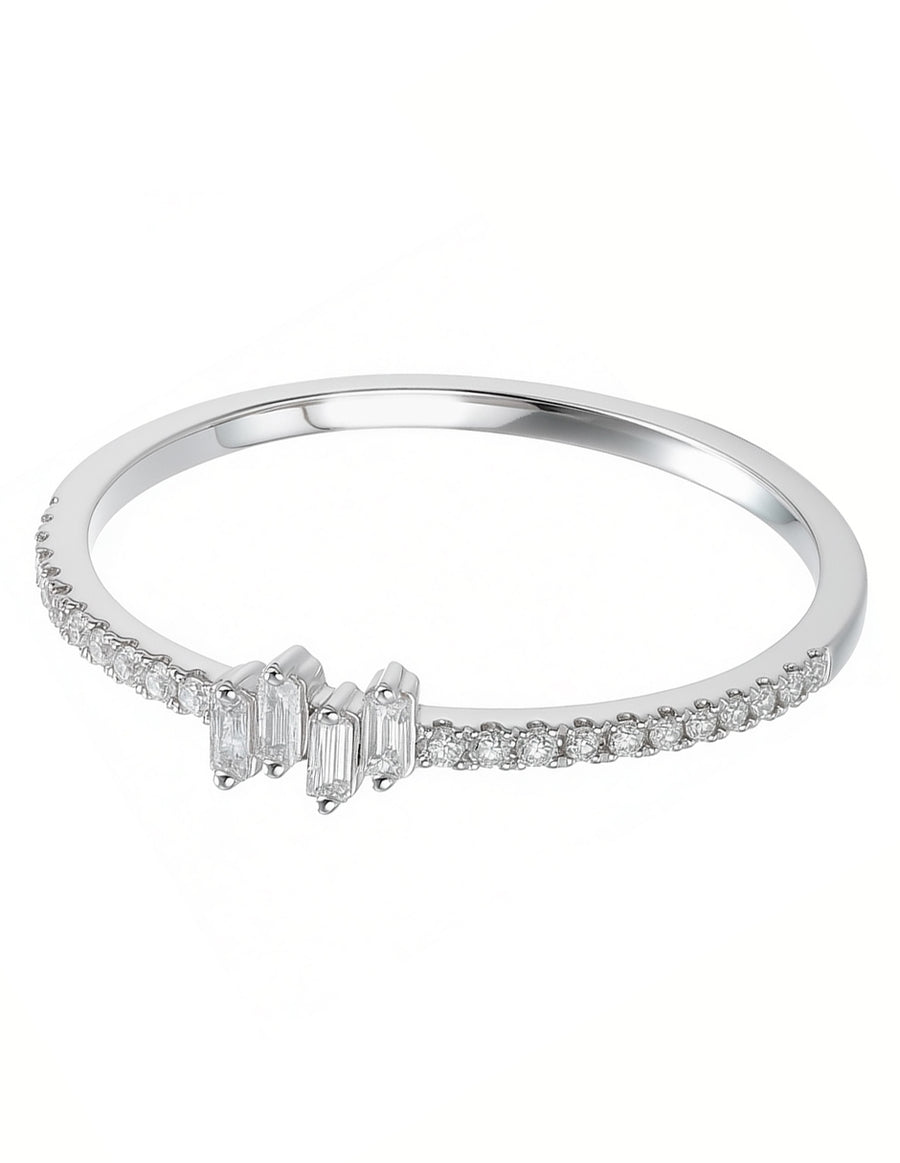 Anillo de Moda con Piedras Laterales