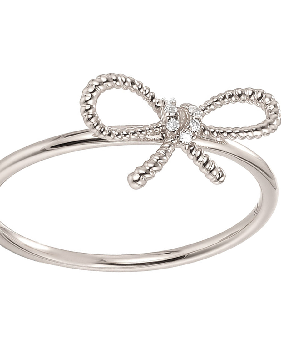 Anillo de Moda con Piedras Laterales