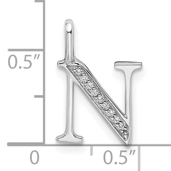 Dije con Letra “N” en Oro Blanco de 14K con Diamantes