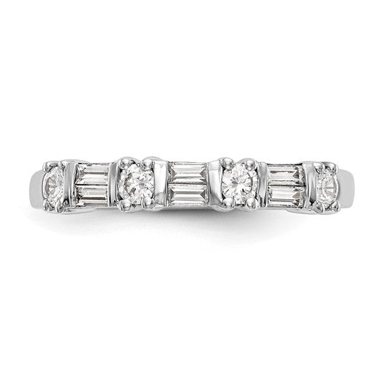 Anillo de Boda Completo en Oro Blanco de 14K con Diamantes Redondos y Baguette de 3/8 Quilates