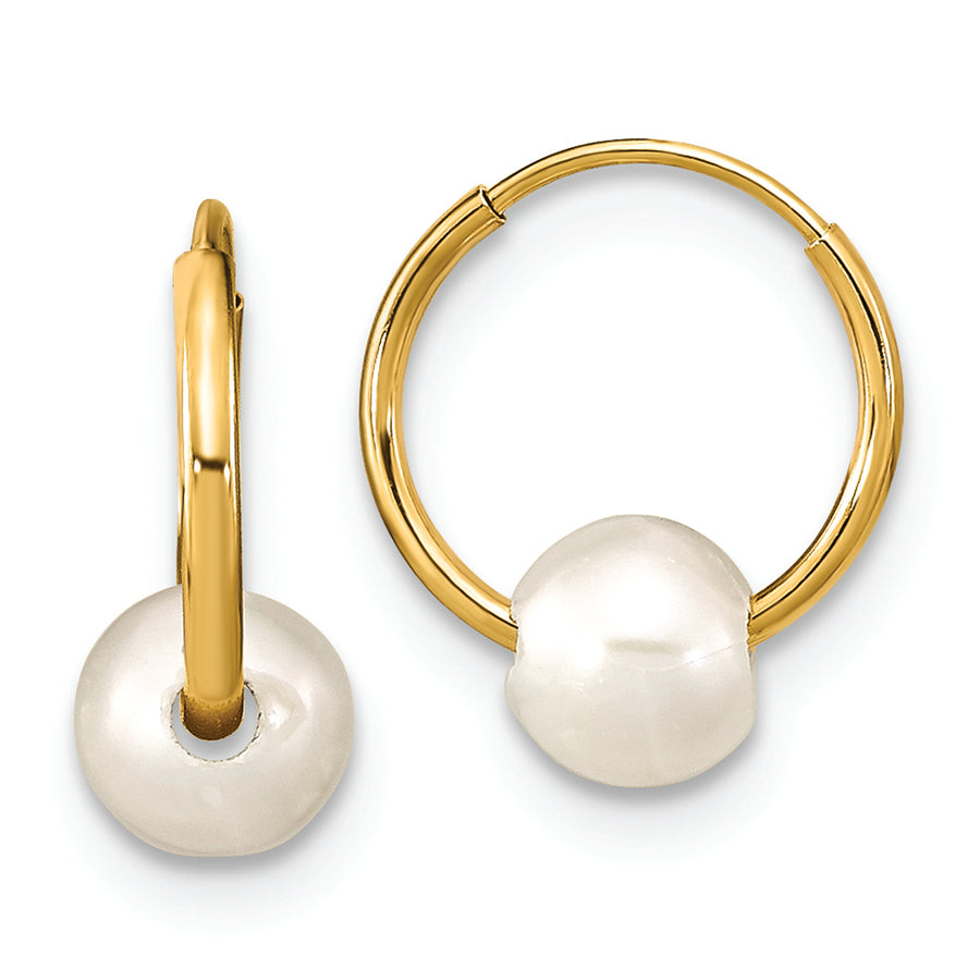 Aretes de Aro con Perlas Cultivadas de Agua Dulce de 5-6 mm en Oro Amarillo de 14k - Madi K