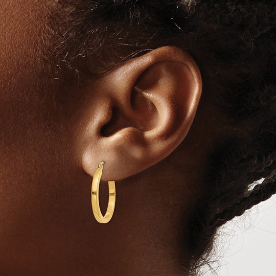 Aretes de Aro Tubo Cuadrado de 2 mm en Oro Amarillo de 14k