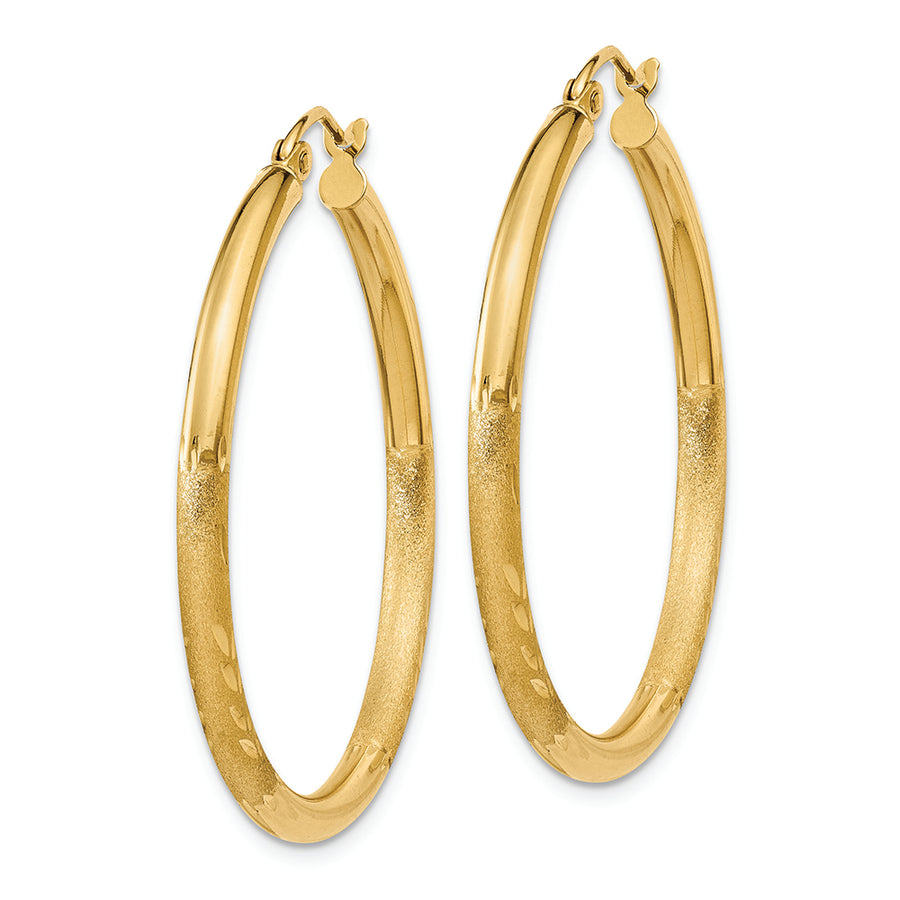 Aretes Tipo Argolla Redondos de 2.5 mm con Talla de Diamante y Satén en Oro de 14k