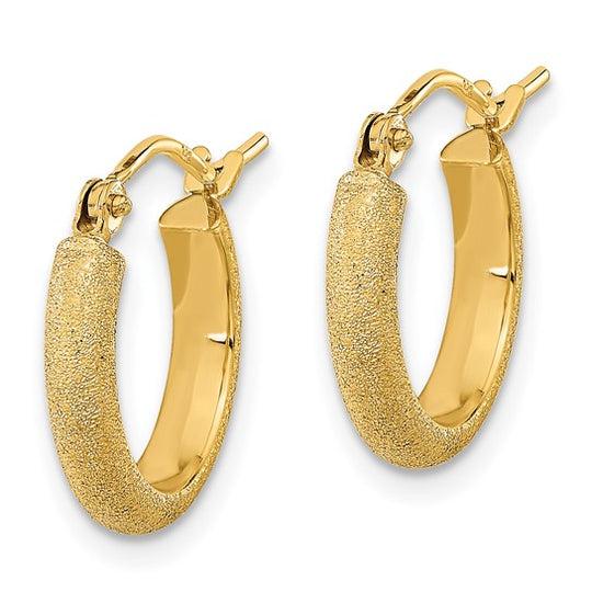 Aretes de Aro Pulidos y Texturizados Satinados de Oro Amarillo de 14K
