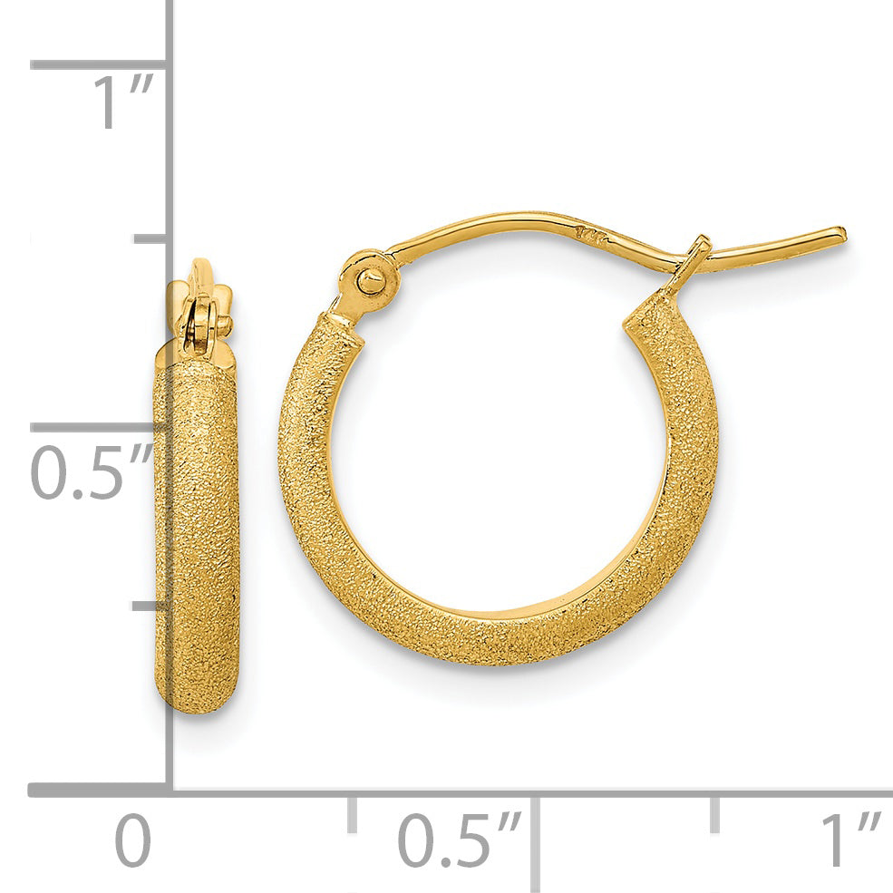 Aretes de Aro Pulidos y Texturizados Satinados de Oro Amarillo de 14K