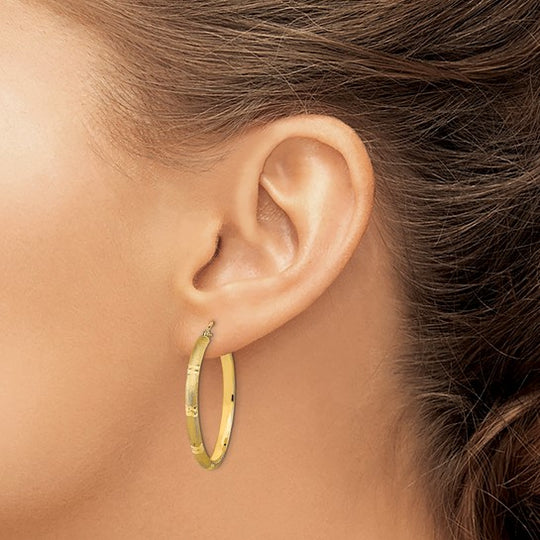 Aretes de Aro en Oro Amarillo de 14k Pulidos y Satinados con Corte Diamante