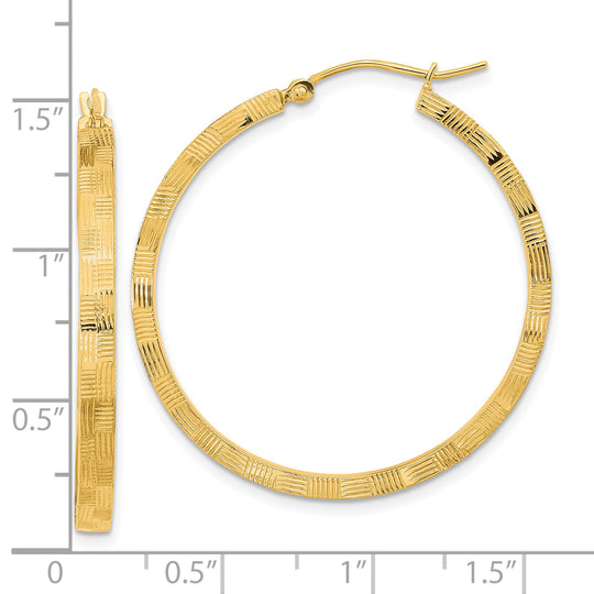 Aretes de Aro en Tubo Cuadrado Texturizado y Pulido con Corte Diamante en Oro Amarillo de 14K
