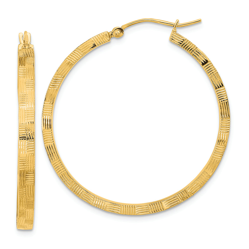 Aretes de Aro en Tubo Cuadrado Texturizado y Pulido con Corte Diamante en Oro Amarillo de 14K