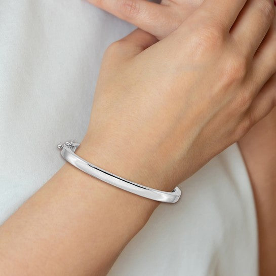 Pulsera Bangle de Oro Blanco de 14k, 5.3mm, Sólida, Pulida con Bisagra